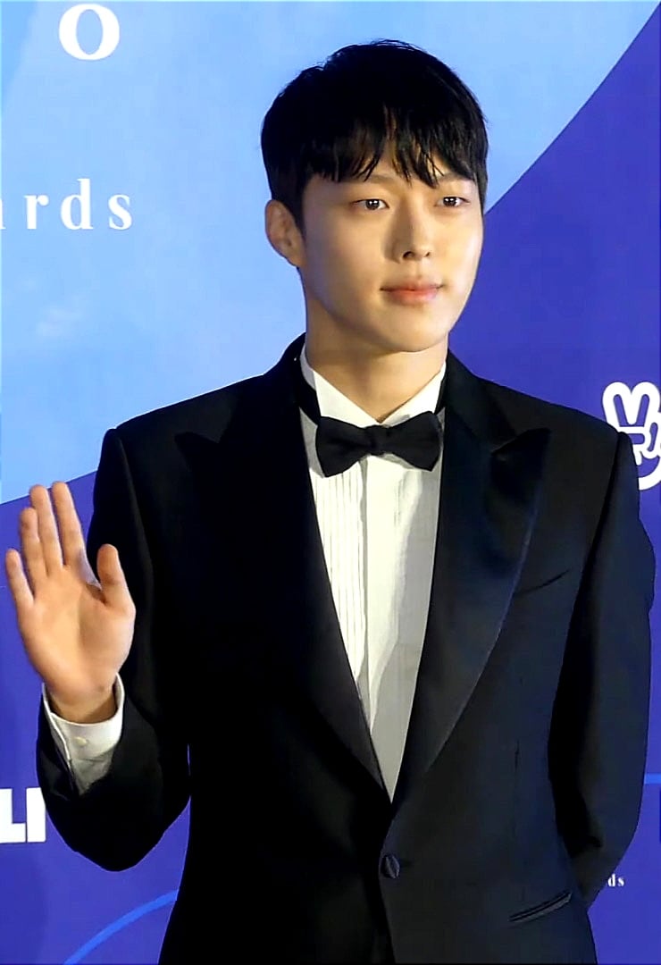 Jang Ki-yong, who leads Dynamite Kiss, at the Baeksang Arts Awards