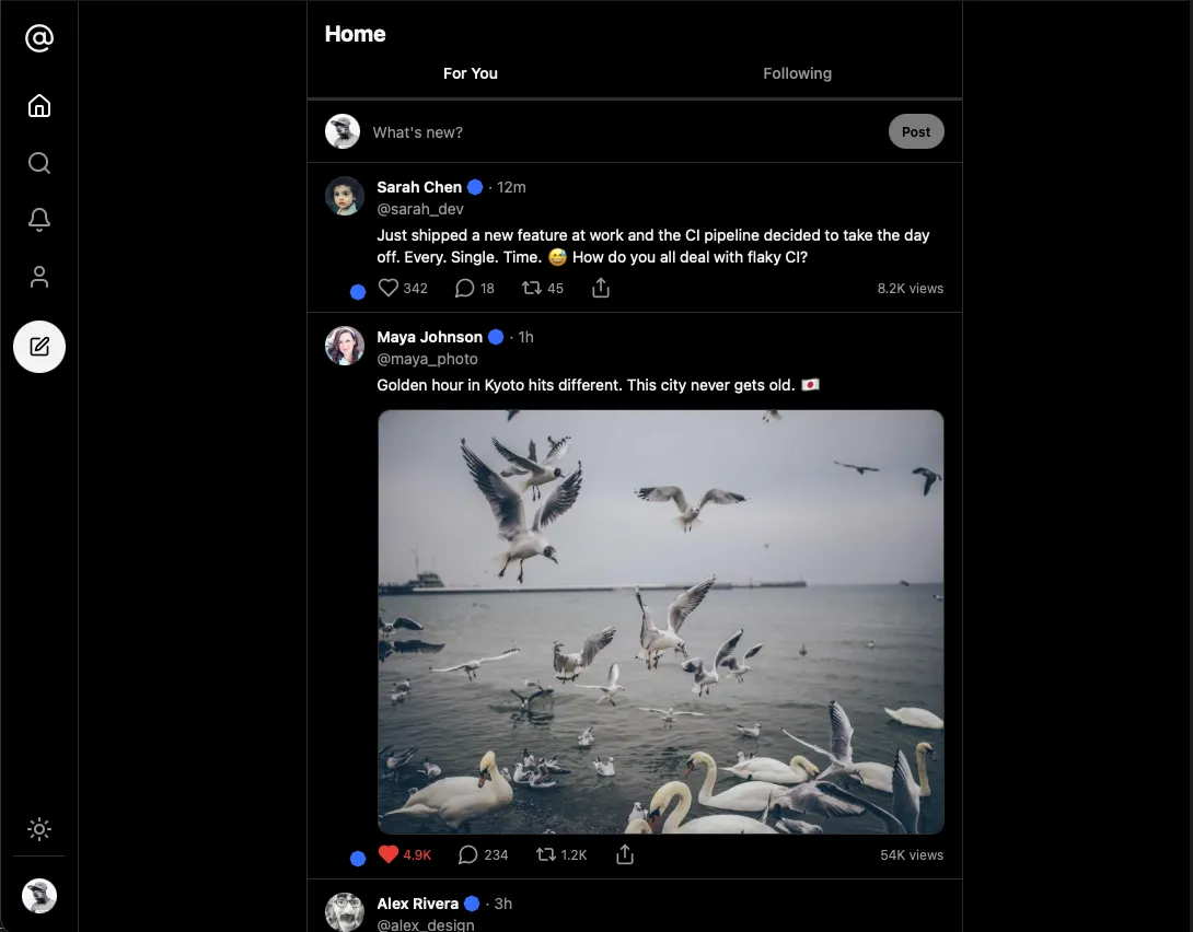 완성된 Threads 클론 — 다크모드 피드 화면